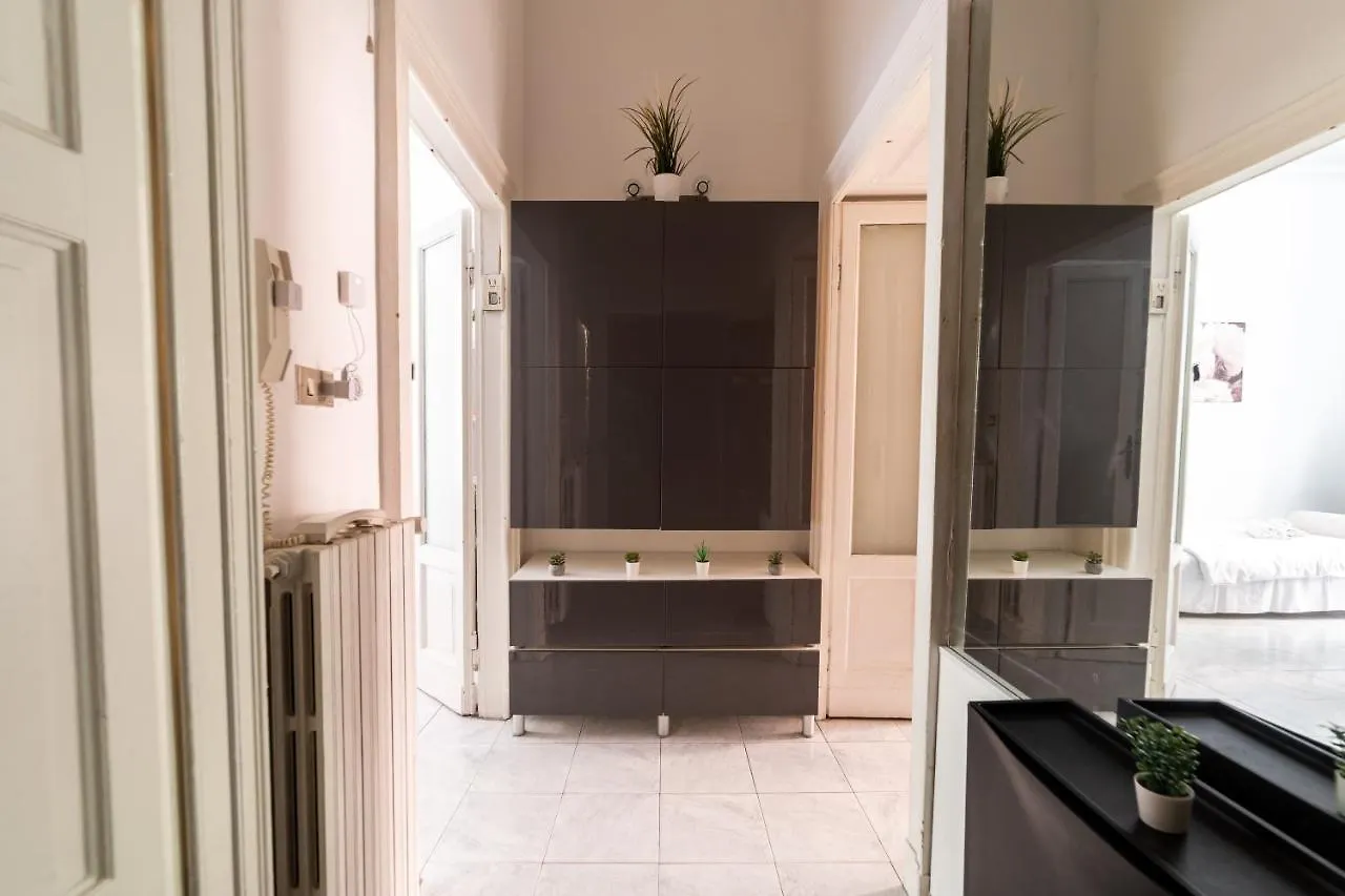 Tonale Elegant Apartment Milan Italy